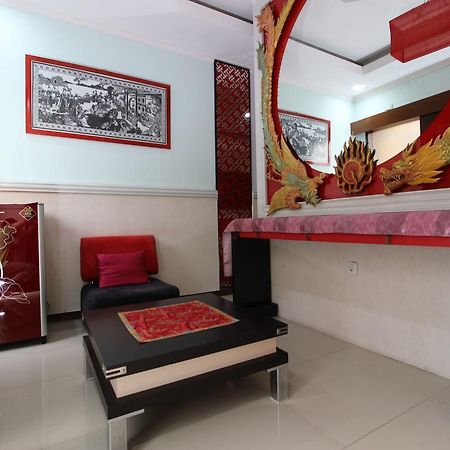 Reddoorz Plus Near Tugu Jogja 2 Yogyakarta Exteriör bild