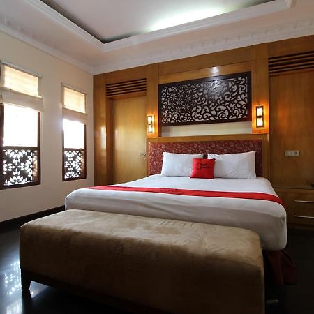 Reddoorz Plus Near Tugu Jogja 2 Yogyakarta Exteriör bild