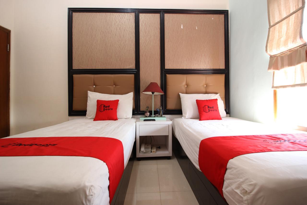 Reddoorz Plus Near Tugu Jogja 2 Yogyakarta Exteriör bild