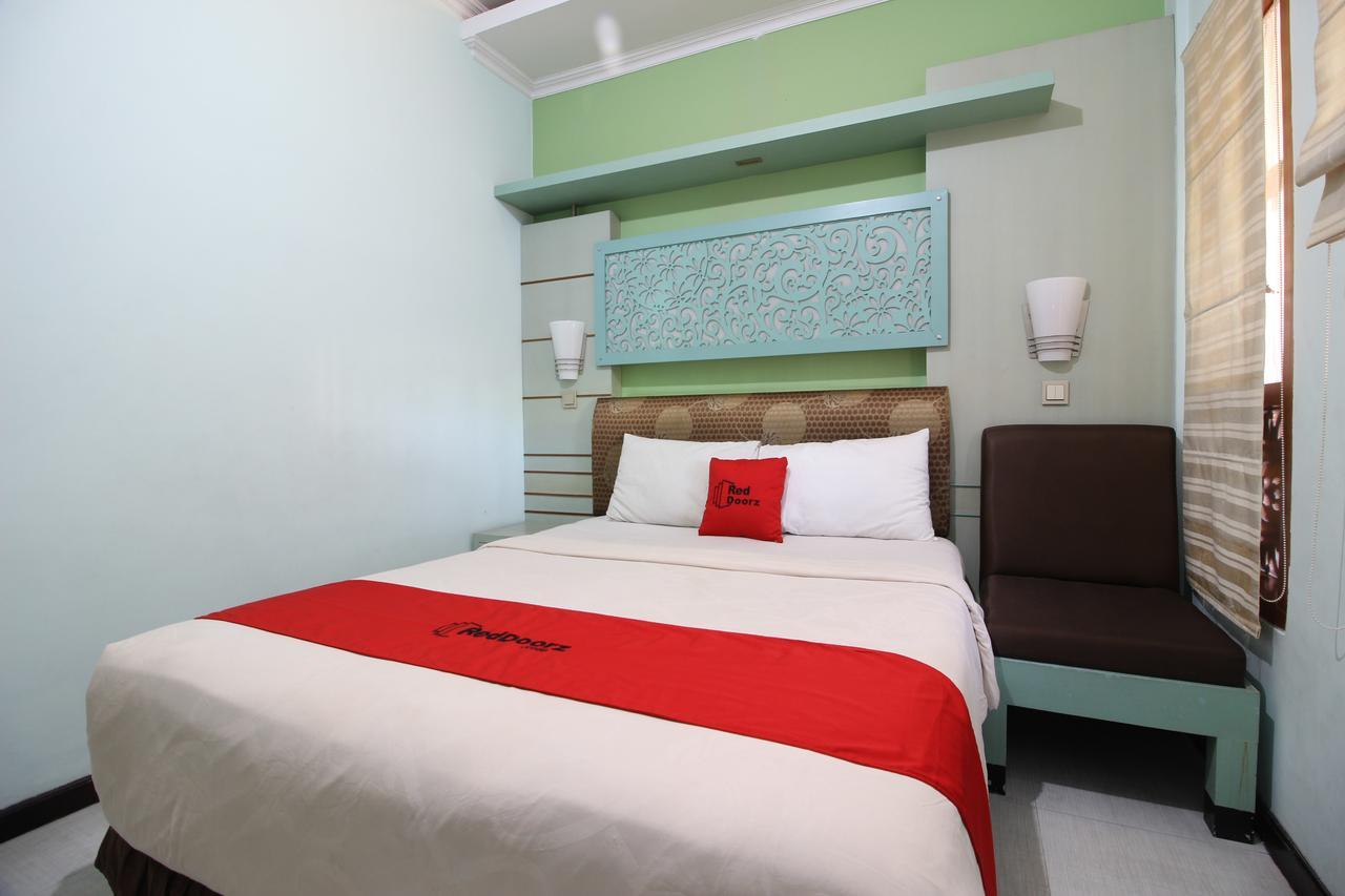 Reddoorz Plus Near Tugu Jogja 2 Yogyakarta Exteriör bild
