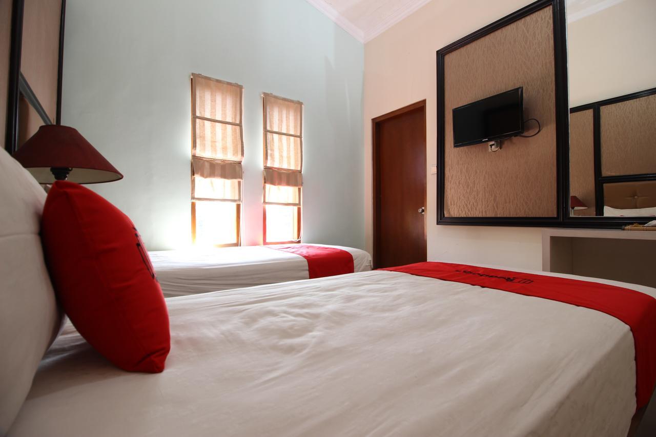 Reddoorz Plus Near Tugu Jogja 2 Yogyakarta Exteriör bild