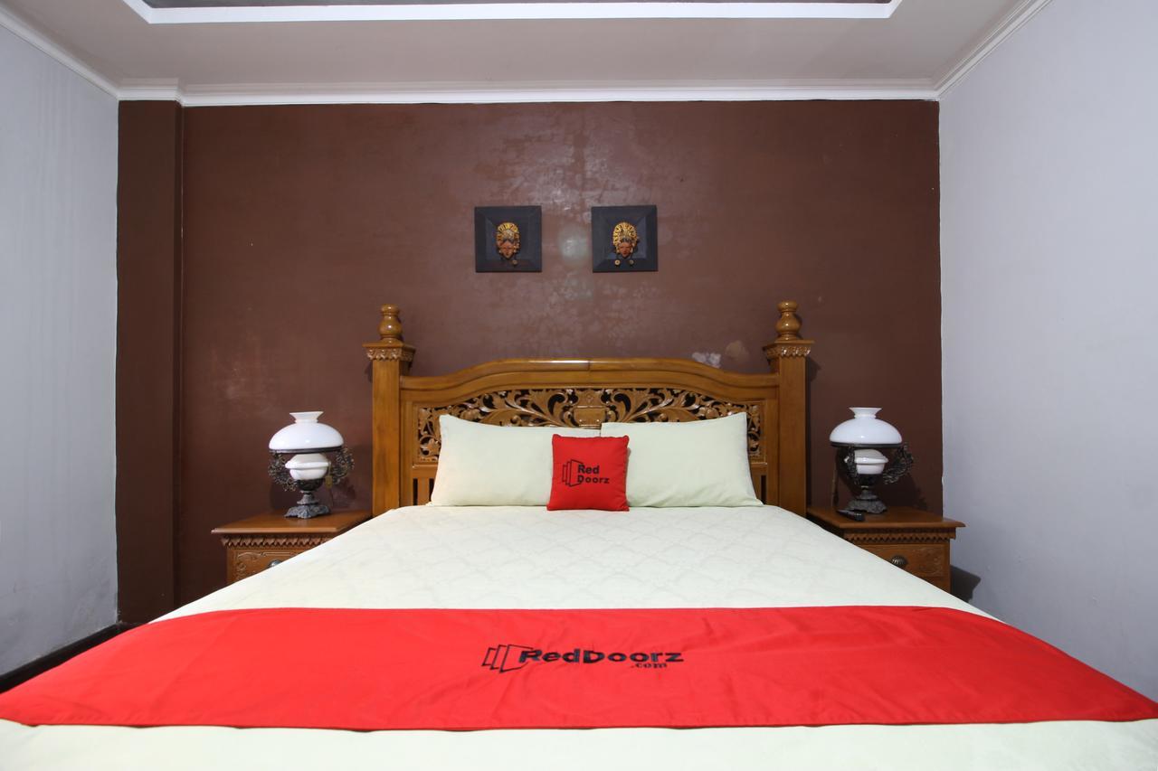 Reddoorz Plus Near Tugu Jogja 2 Yogyakarta Exteriör bild