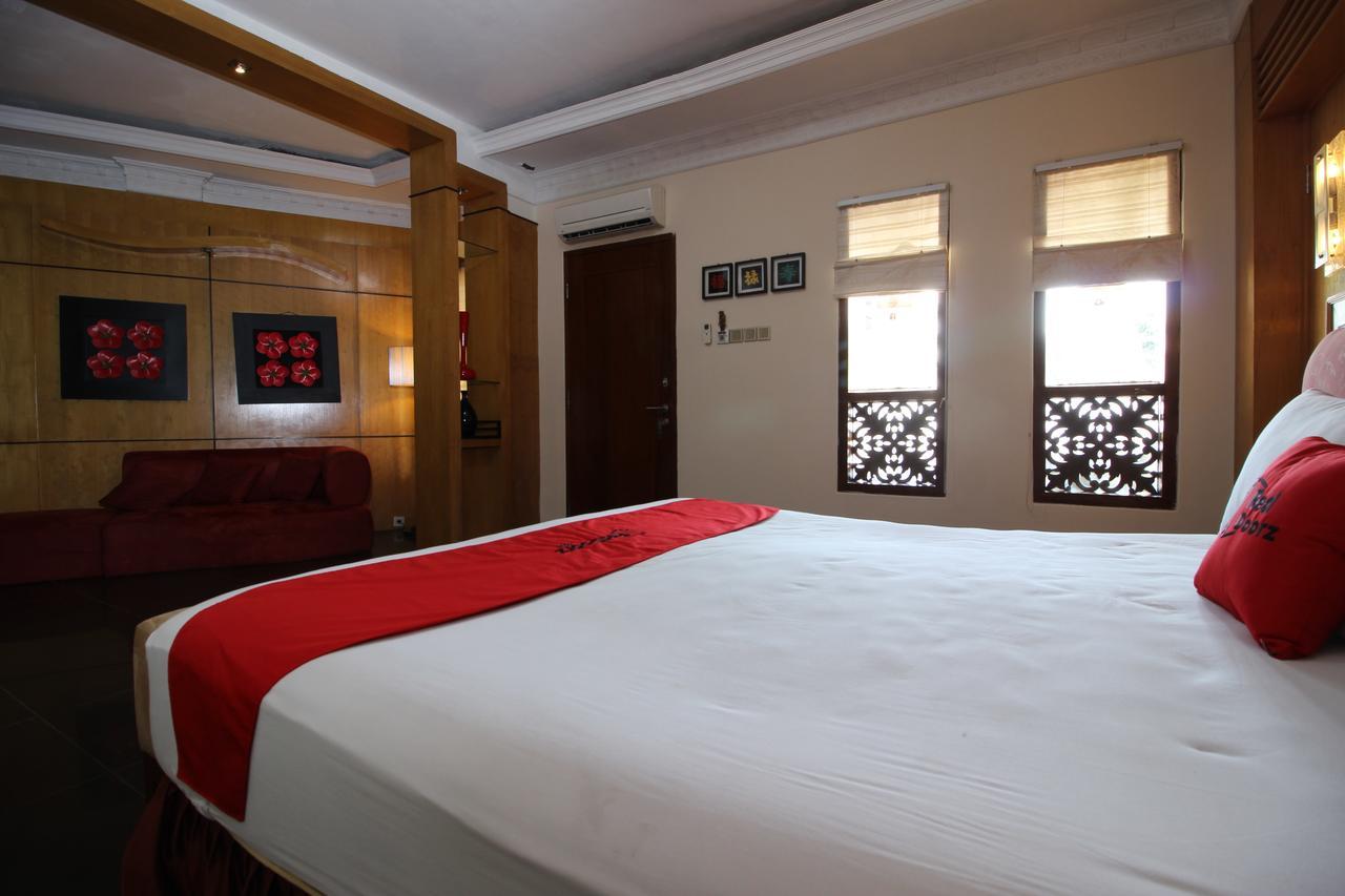 Reddoorz Plus Near Tugu Jogja 2 Yogyakarta Exteriör bild