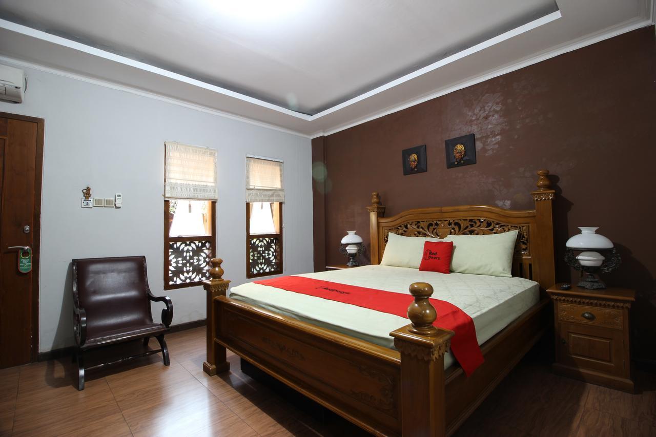 Reddoorz Plus Near Tugu Jogja 2 Yogyakarta Exteriör bild